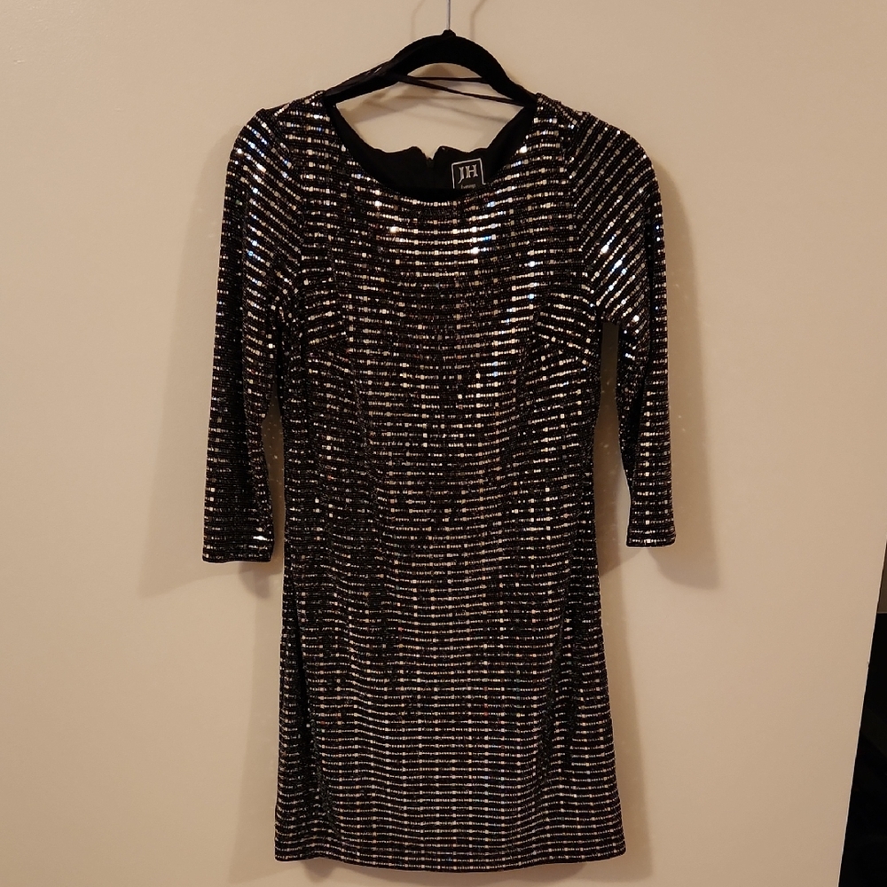 Elegant Black and Silver Sequin Long Sleeve Dress